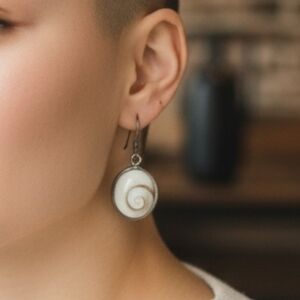 ✨️NWOT! Sterling Silver Shiva Shell Vintage Earrings!